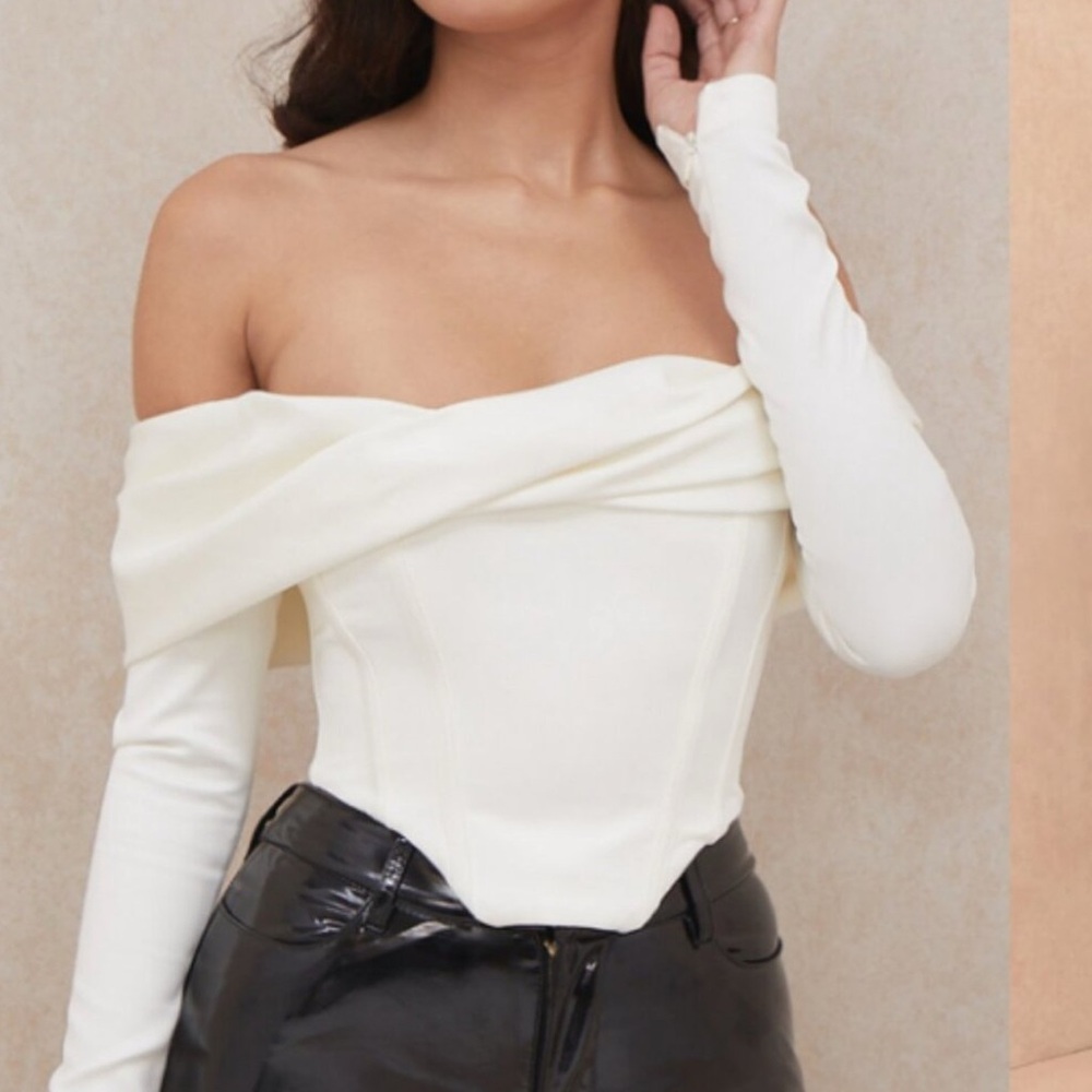House of CB Off-Shoulder White Blouse